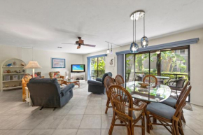 Family style beach condo near famous Bowman's Beach - Blind Pass F102